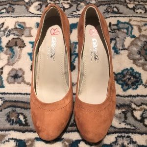 Camel colored wedges!